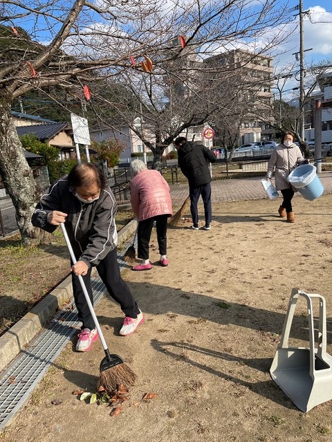 img_LINE_ALBUM_公園清掃　森下公園_221221_0