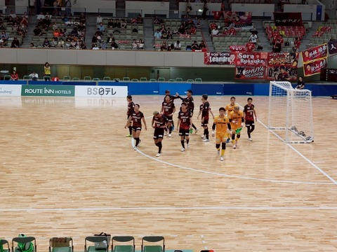 LINE_ALBUM_フットサルの試合観戦_250809_18