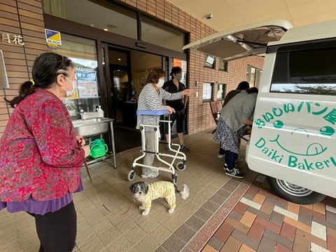 img_LINE_ALBUM_20221021  ダイキベーカリー移動販売_221021_6