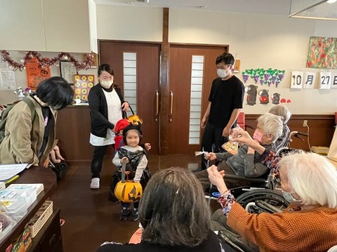 img_LINE_ALBUM_20211027 特養ハロウィン🎃_211028_31