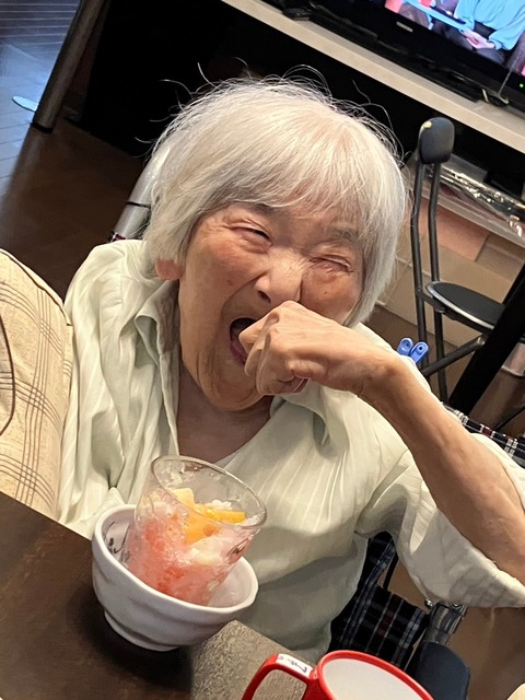 LINE_ALBUM_2024.6 山下千栄子様誕生日会、かき氷_240626_28