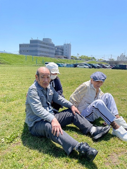 img_LINE_ALBUM_2023.5.9河川敷で鯉のぼり_230510_18