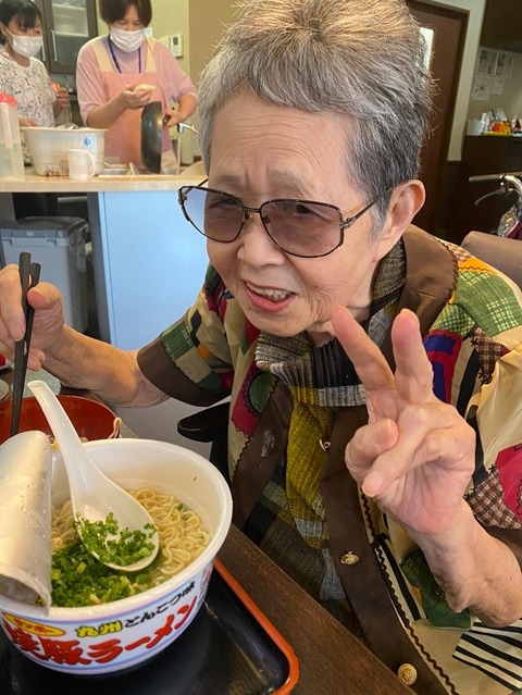 img_LINE_ALBUM_ラーメン食事会_220902_9
