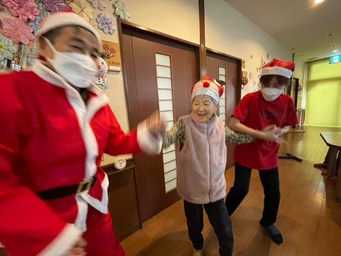 img_LINE_ALBUM_20241225 GH蓬莱クリスマス会🎄_241225_34