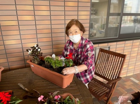 img_LINE_ALBUM_園芸　買い出し、植え_220513_3