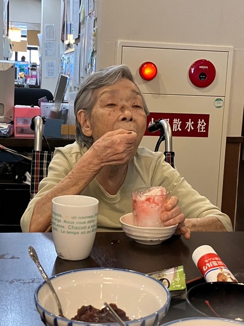 LINE_ALBUM_2024.6 山下千栄子様誕生日会、かき氷_240626_51