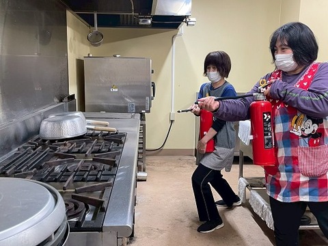 img_LINE_ALBUM_2025523  消防避難訓練_250523_11