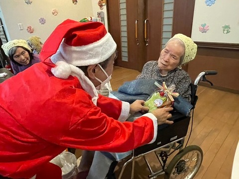 img_LINE_ALBUM_20241225 GH蓬莱クリスマス会🎄_241225_57
