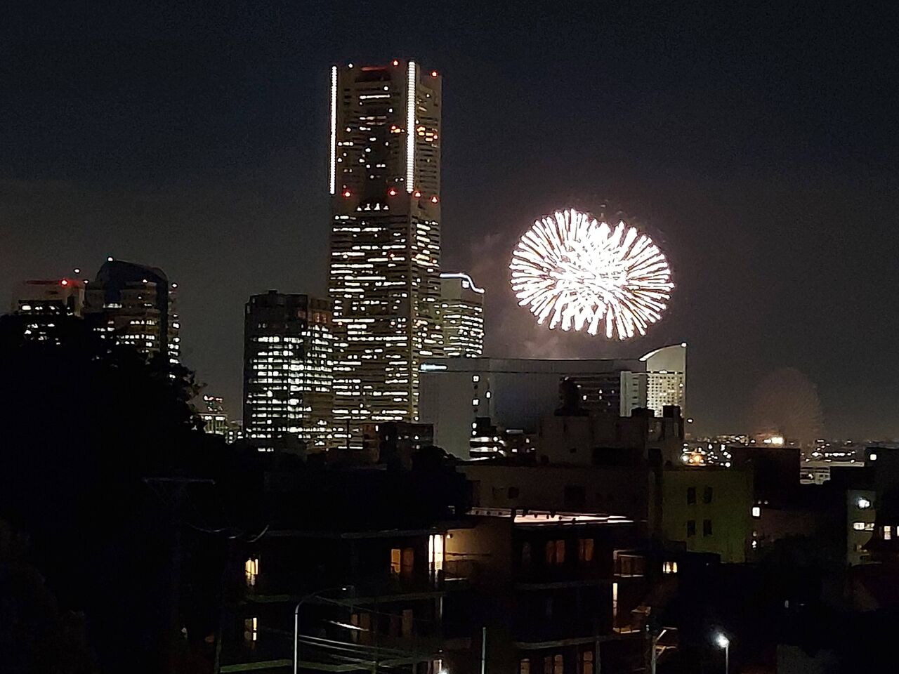 22年 横浜開港祭花火 きまま日記 10年4月宮古島から 18年12月横浜から