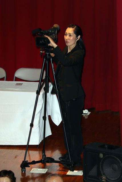 キャラクターの名前募集中 踊るカメラマン