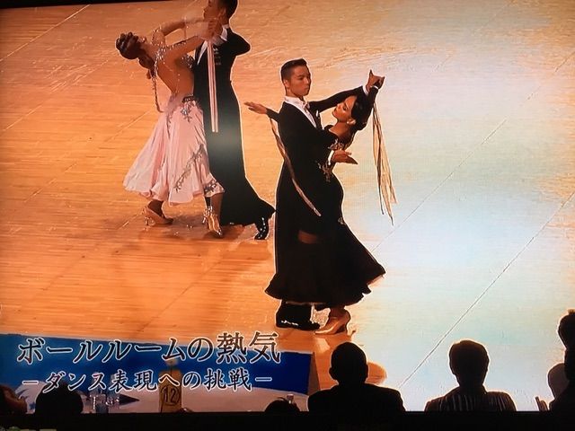 ボールルームへようこそ アニメ開始 踊るカメラマン