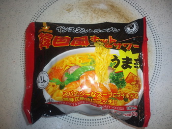 業務スーパー 袋めん 韓国風ホット&サワー5袋入り165円(税抜)