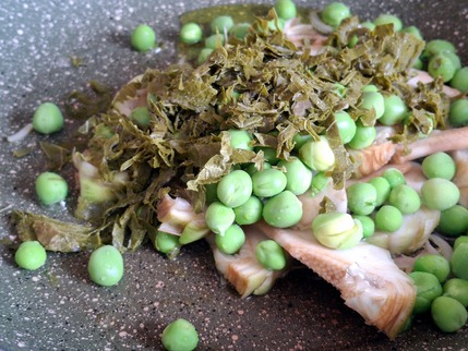 2025.05.10 pasta with artichoke,peas and vine leaves1