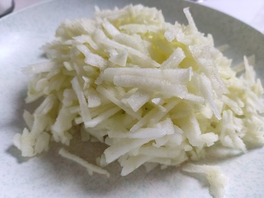 2024.03.20 semolina halva with apple2