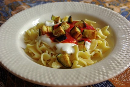 2009.06.30 pasta with tomato sauce & yogurt