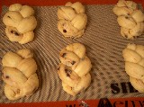 orange & choc chip tsoureki 2