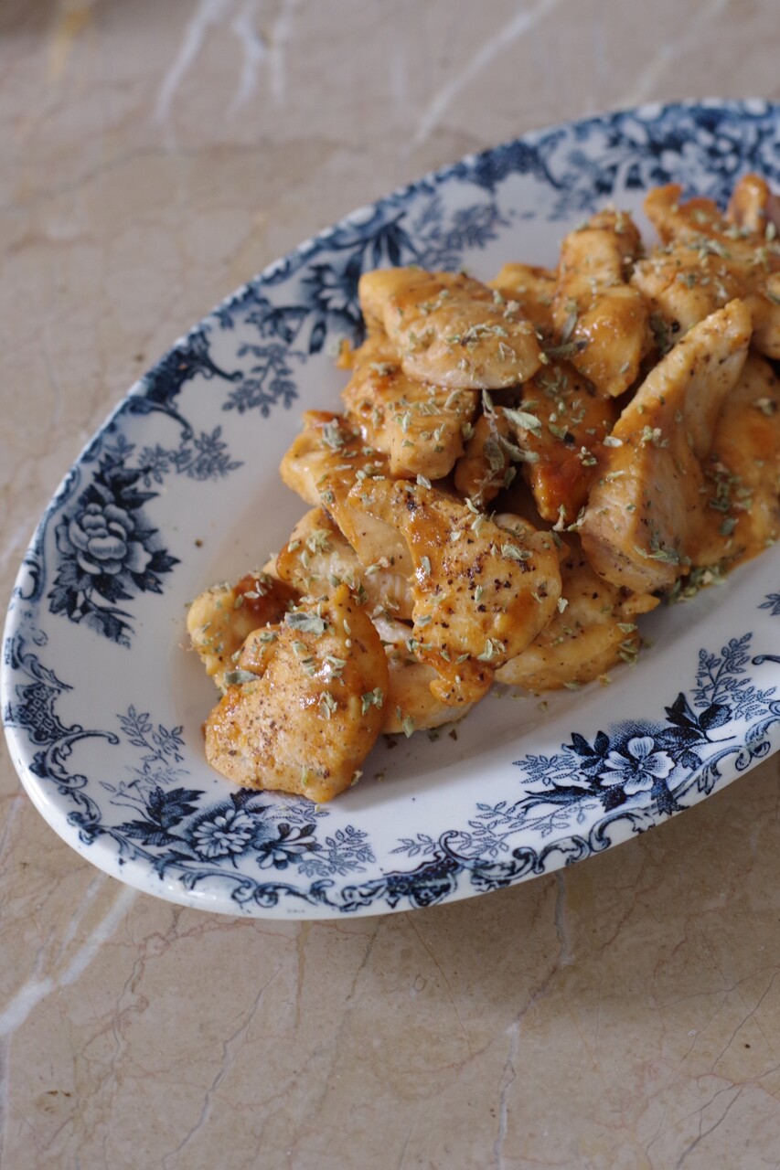 シーズン初のドルマダキァと青菜パイとチキンのおつまみ ギリシャのごはん