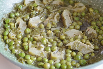 2025.05.10 pasta with artichoke,peas and vine leaves2