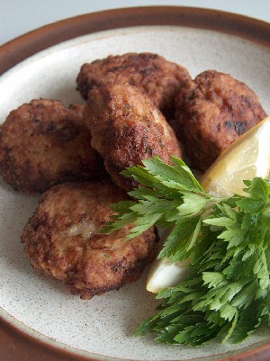 keftedakia with fresh garlic