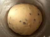 orange & choc chip tsoureki 1