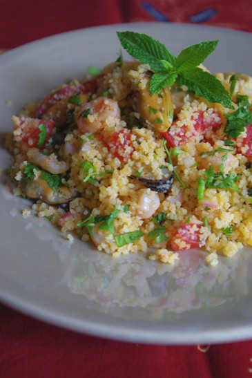 手作りクスクスとシーフードのサラダ ギリシャのごはん