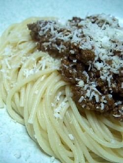 spaghetti with Greek meat sauce