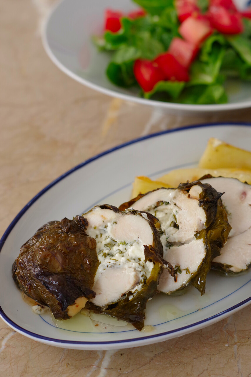 ぶどうの葉っぱ包みチキンロール ギリシャのごはん ぶどうの葉っぱ包みチキンロール ギリシャのごはん