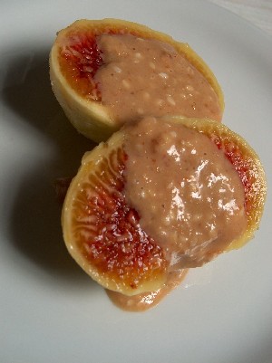 fig with sesame sauce