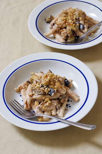 2022.12.13 pasta with walnut skordalia & aubergine1
