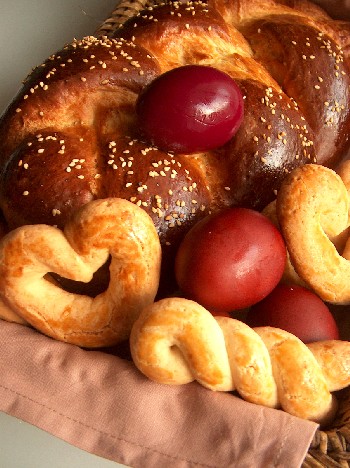 2009.04.18 Easter bread & biscuits