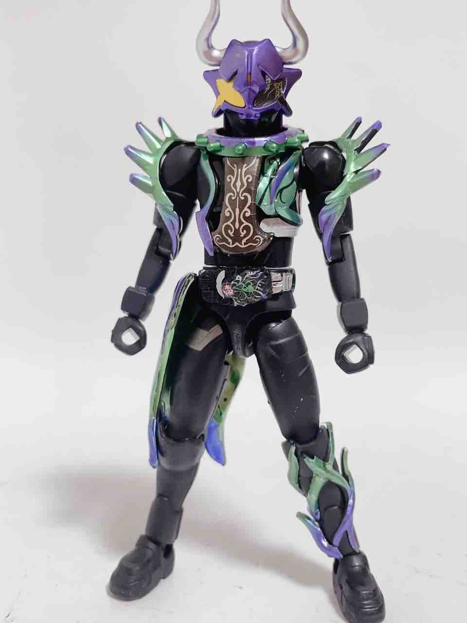 仮面ライダーバッファ 装動 フィギュア など ケース付 Amazon.co.jp