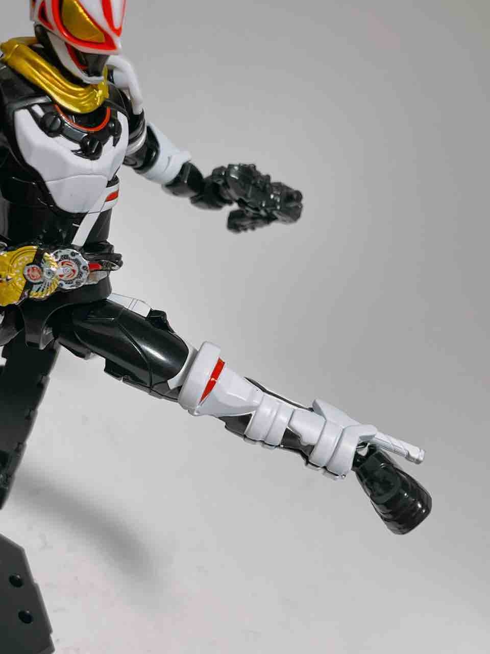 装動 仮面ライダーギーツ フィーバーマグナムフォーム レビュー