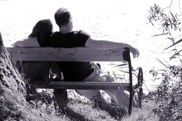 man-snow-winter-black-and-white-woman-bench-1237386-pxhere.com