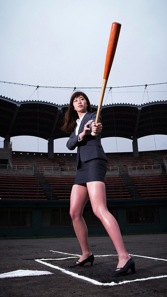 【神編集】神スイング・稲村亜美の紐パン姿でいいのかこれｗｗ 10