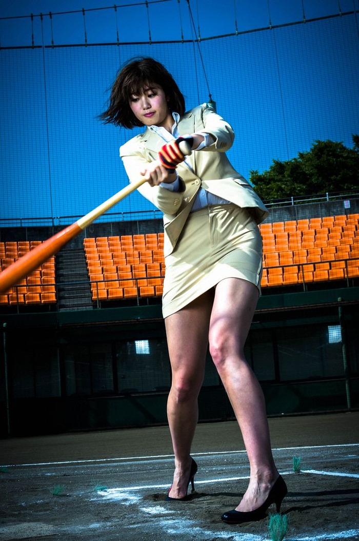 【神編集】神スイング・稲村亜美の紐パン姿でいいのかこれｗｗ 19