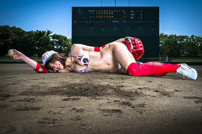 【神編集】神スイング・稲村亜美の紐パン姿でいいのかこれｗｗ 13