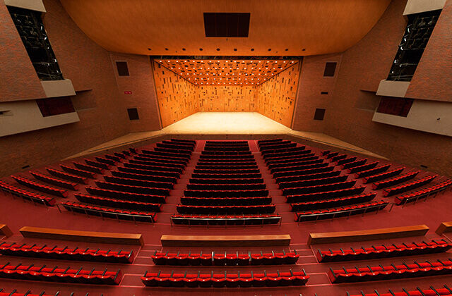 あましんアルカイックホール