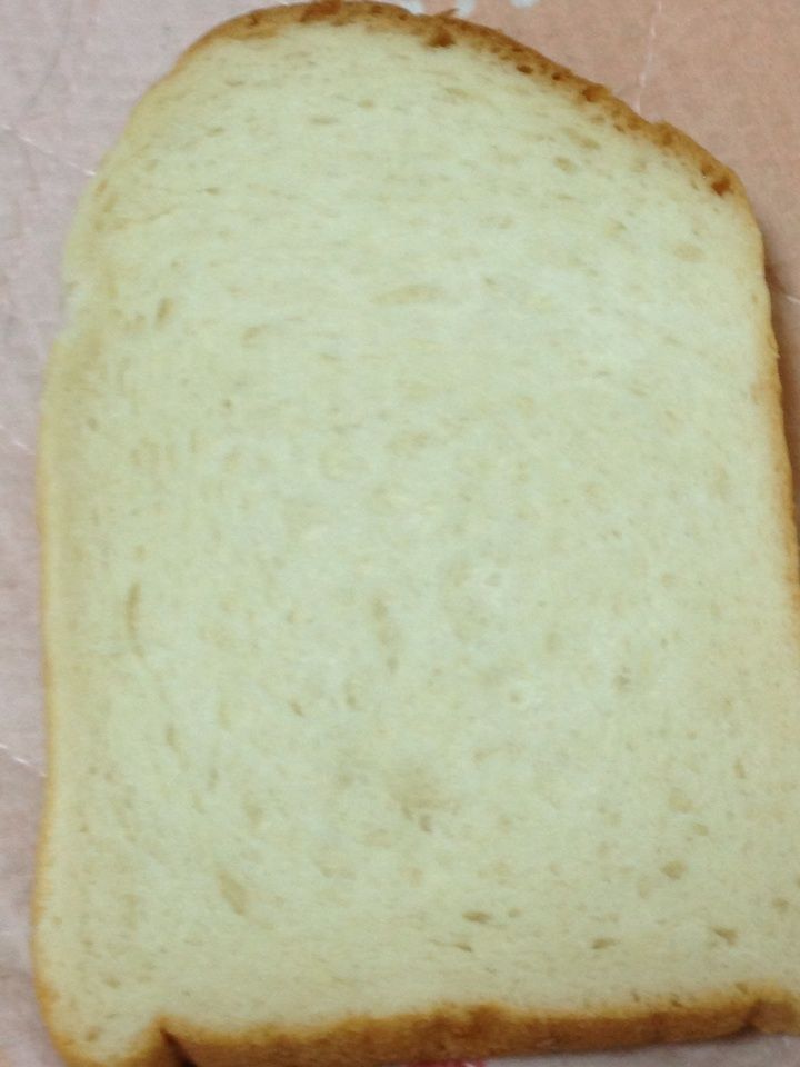 セブンイレブン金の食パンカロリー 栄養成分 明日の私