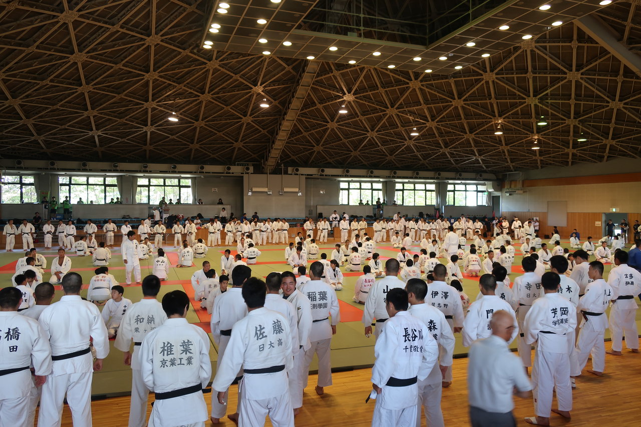 第16回滋慶学園ﾁｬﾚﾝｼﾞｶｯﾌﾟ 大会前日練習 試合 正則学園柔道部ob会情報サイト