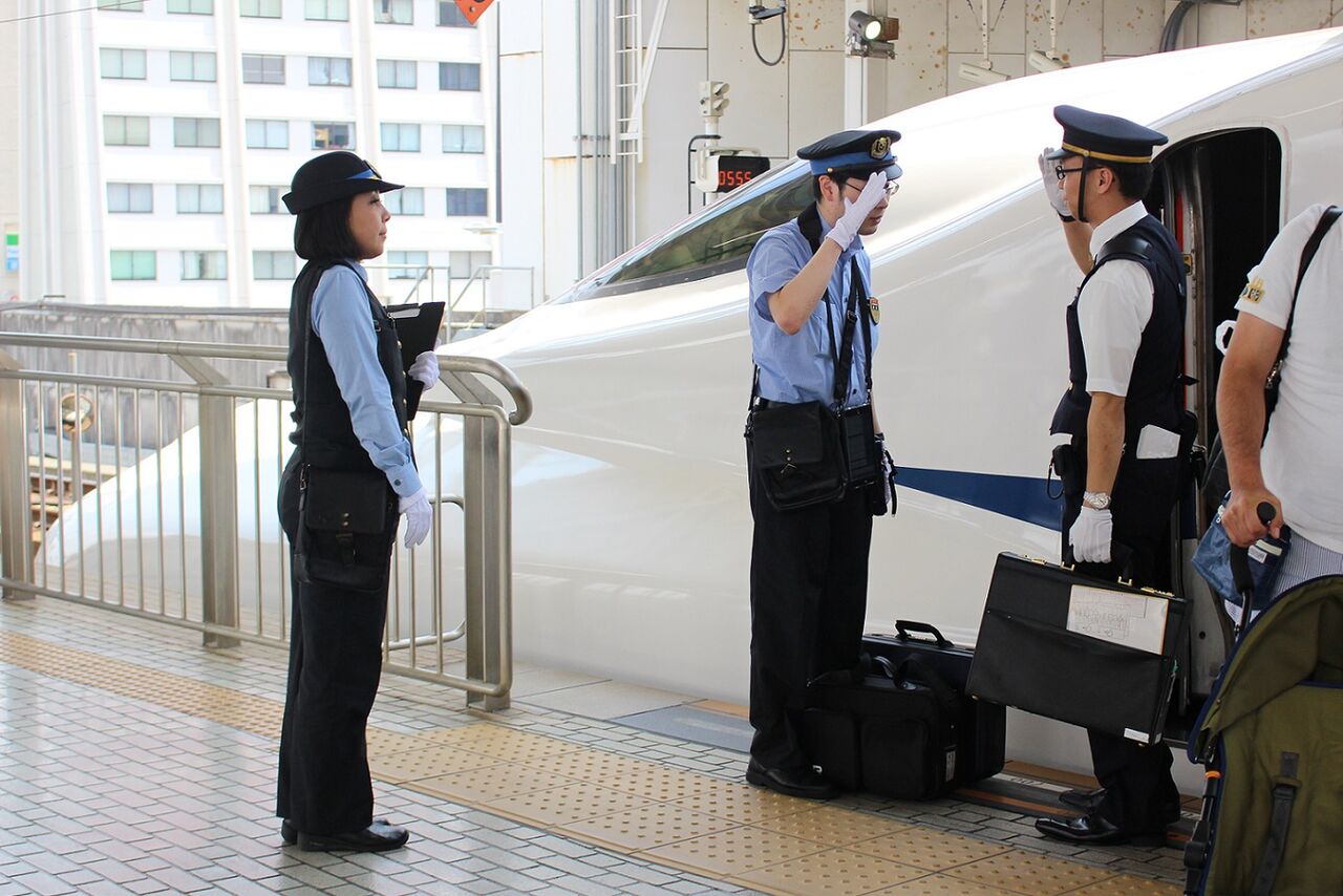 JR各社のオリジナル制服、2018年で制定30周年に【3】 : 札幌学院