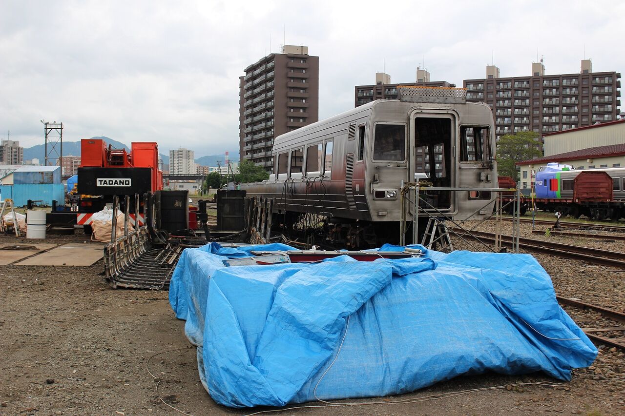 キハ2 01 苗穂工場にて解体される 札幌学院大学鉄道研究会ob会 キハ2 01 苗穂工場にて解体される 札幌学院大学鉄道研究会ob会