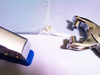 ストラップホールを作ります。 ストラップホールを作ります。