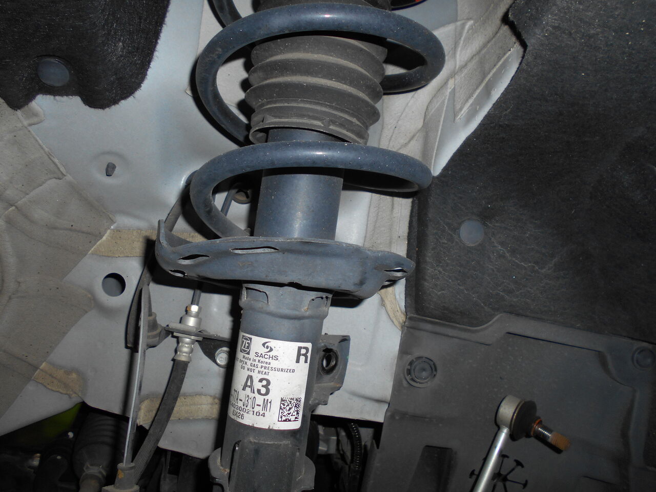 ヴェゼル サス交換 春日井市のタイヤ屋 Blog シャフト 持ち込み タイヤ交換 パンク修理 スタッドレスタイヤ サスペンション交換 ダウンサス 車高調 名古屋 豊山町 尾張旭市