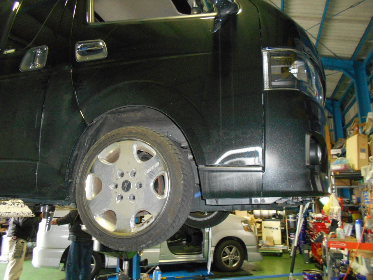 ハイエース エンジンオイル交換 ワコーズ ｄｌ１ クリーンディーゼルエンジン Shaftのブログ 春日井市 タイヤ交換 名古屋市 サス交換 持ち込み 豊山町 愛知県 小牧市 尾張旭市 サスペンション交換 一宮市 愛知県