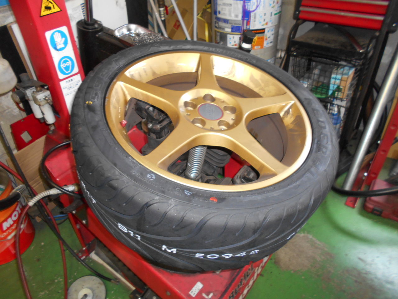 持込み タイヤ交換 レガシィ Bh5 車高調整 Shaftのブログ 春日井市 タイヤ交換 名古屋市 サス交換 持ち込み 豊山町 愛知県 小牧市 尾張旭市 サスペンション交換 一宮市 愛知県