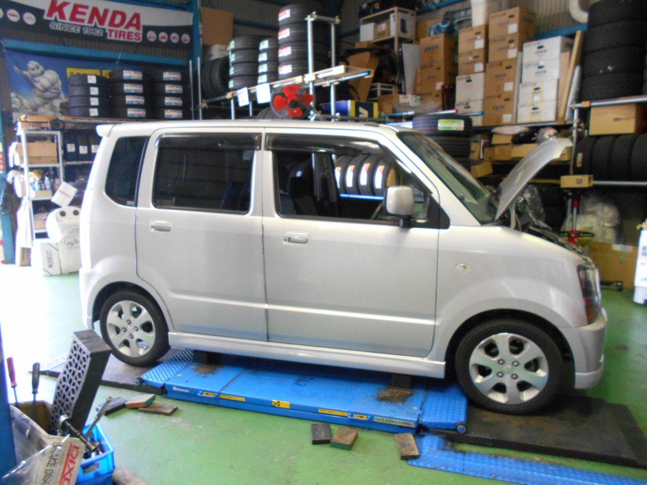 持ち込み サスペンション交換 ワゴンr Shaftのブログ 春日井市 タイヤ交換 名古屋市 サス交換 持ち込み 豊山町 愛知県 小牧市 尾張旭市 サスペンション交換 一宮市 愛知県