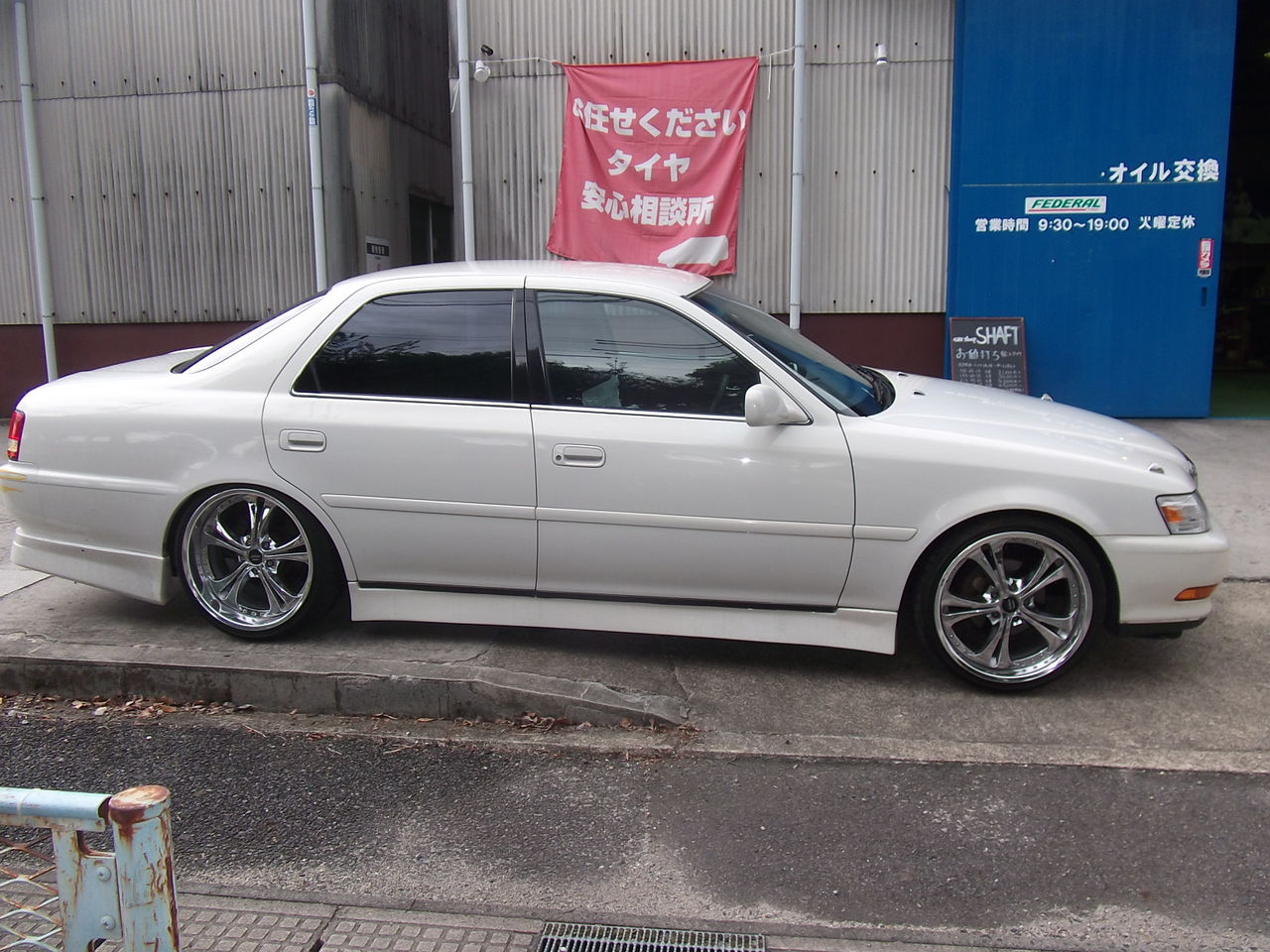 １００ クレスタ 車高調 持込み取り付け Shaftのブログ 春日井市 タイヤ交換 名古屋市 サス交換 持ち込み 豊山町 愛知県 小牧市 尾張旭市 サスペンション交換 一宮市 愛知県