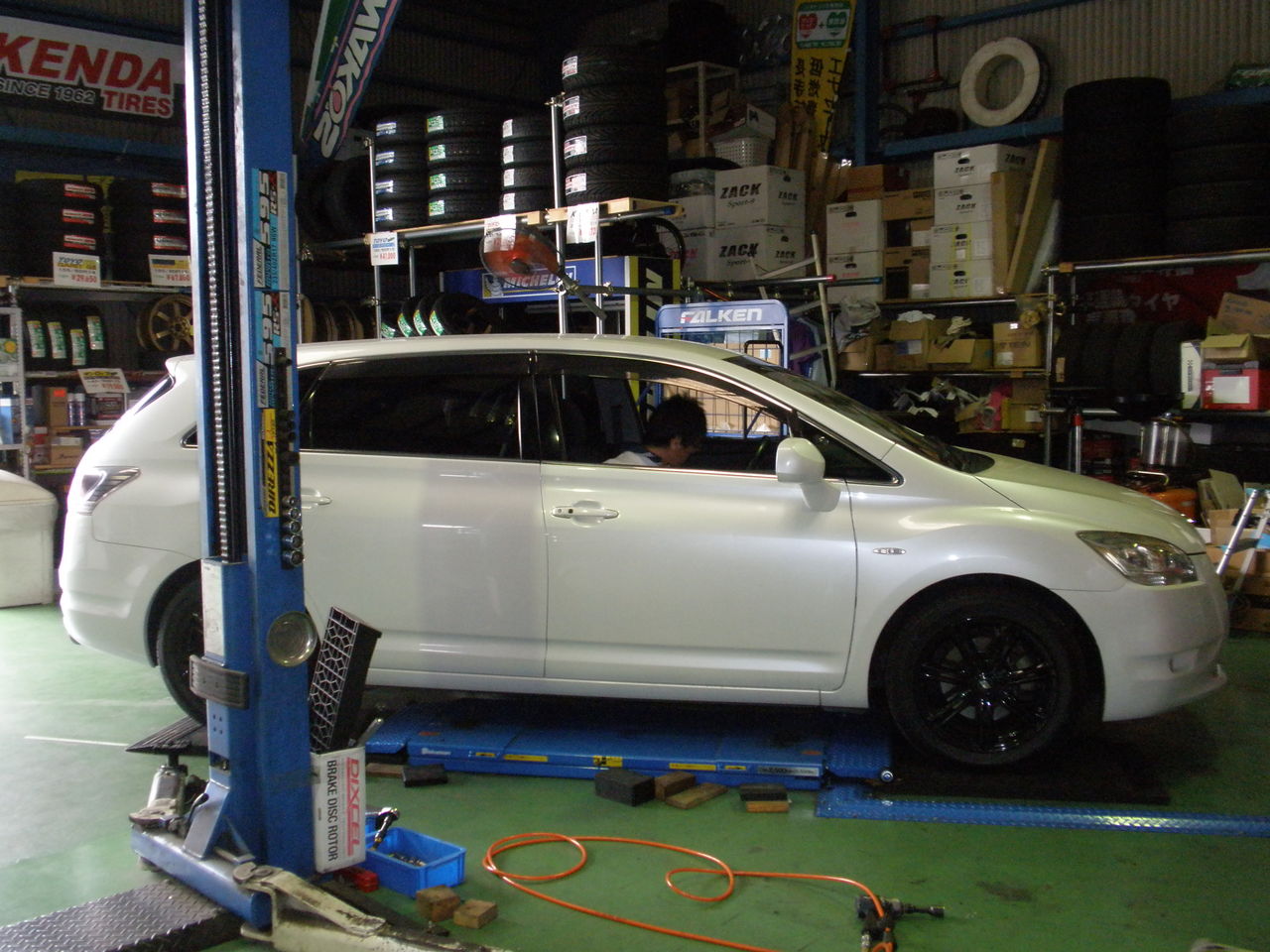 マークxジオ ダウンサス交換 持ち込み Shaftのブログ 春日井市 タイヤ交換 名古屋市 サス交換 持ち込み 豊山町 愛知県 小牧市 尾張旭市 サスペンション交換 一宮市 愛知県