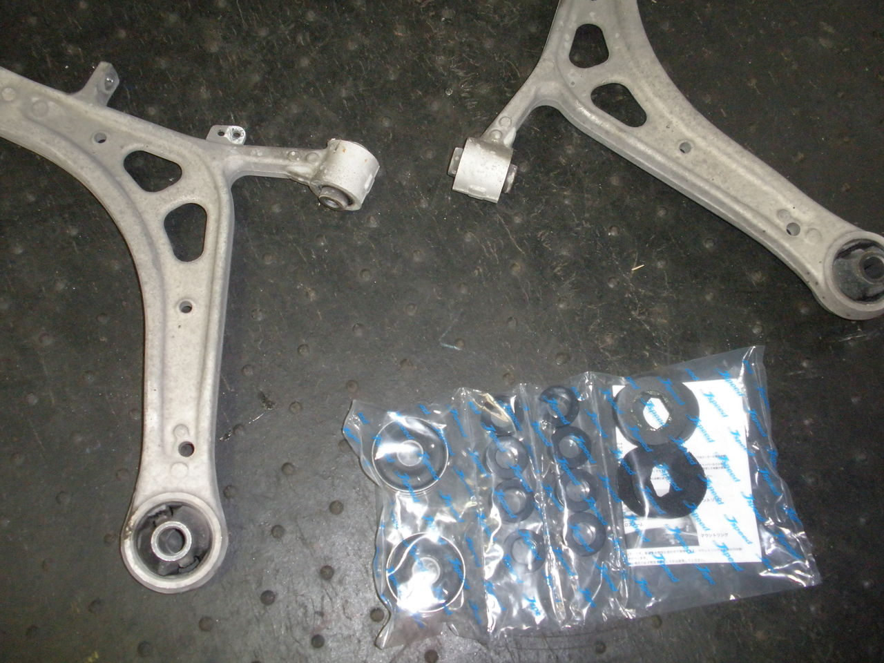 レガシィ テイン 車高調 取付 トリプルエフェクトクト ロアアームブッシュ交換 Bp5 アライメント調整 Shaftのブログ 春日井市 タイヤ交換 名古屋市 サス交換 持ち込み 豊山町 愛知県 小牧市 尾張旭市 サスペンション交換 一宮市 愛知県