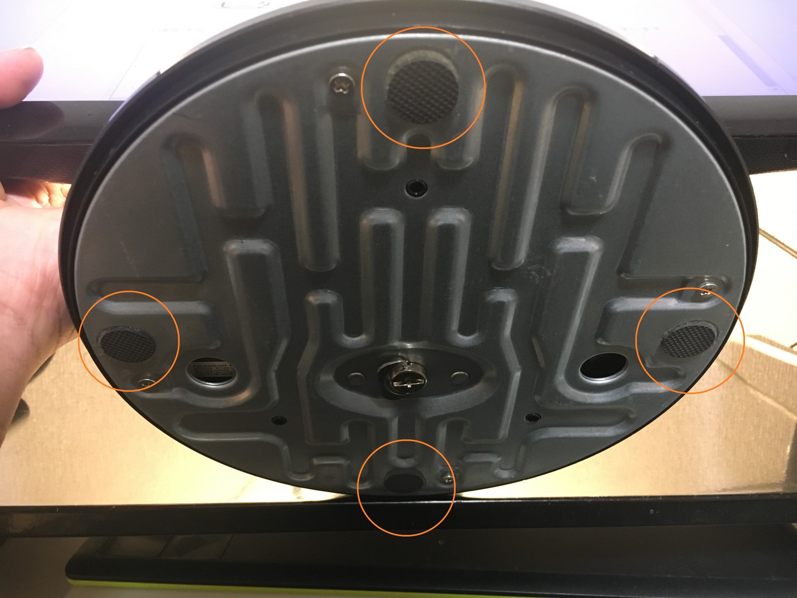 pc 画面 が 揺れる